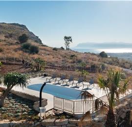 3 bedroom villa with pool near Castellamarre del Golfo, sleeps 5